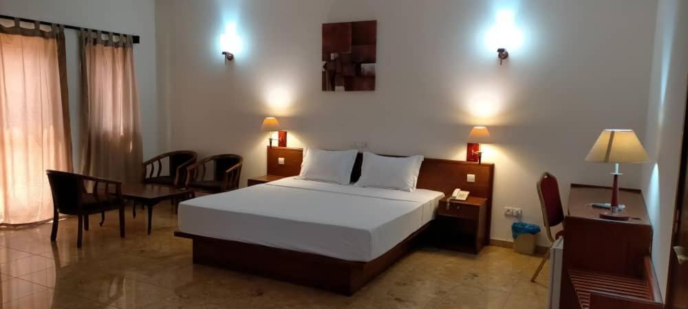 Hotel Marbella Lome Exterior photo