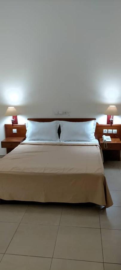 Hotel Marbella Lome Exterior photo