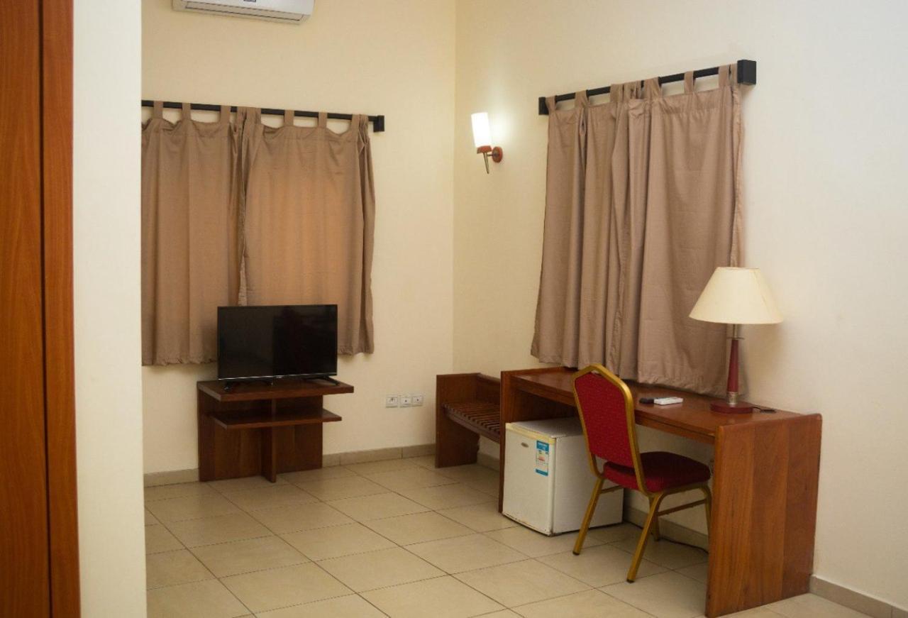 Hotel Marbella Lome Exterior photo